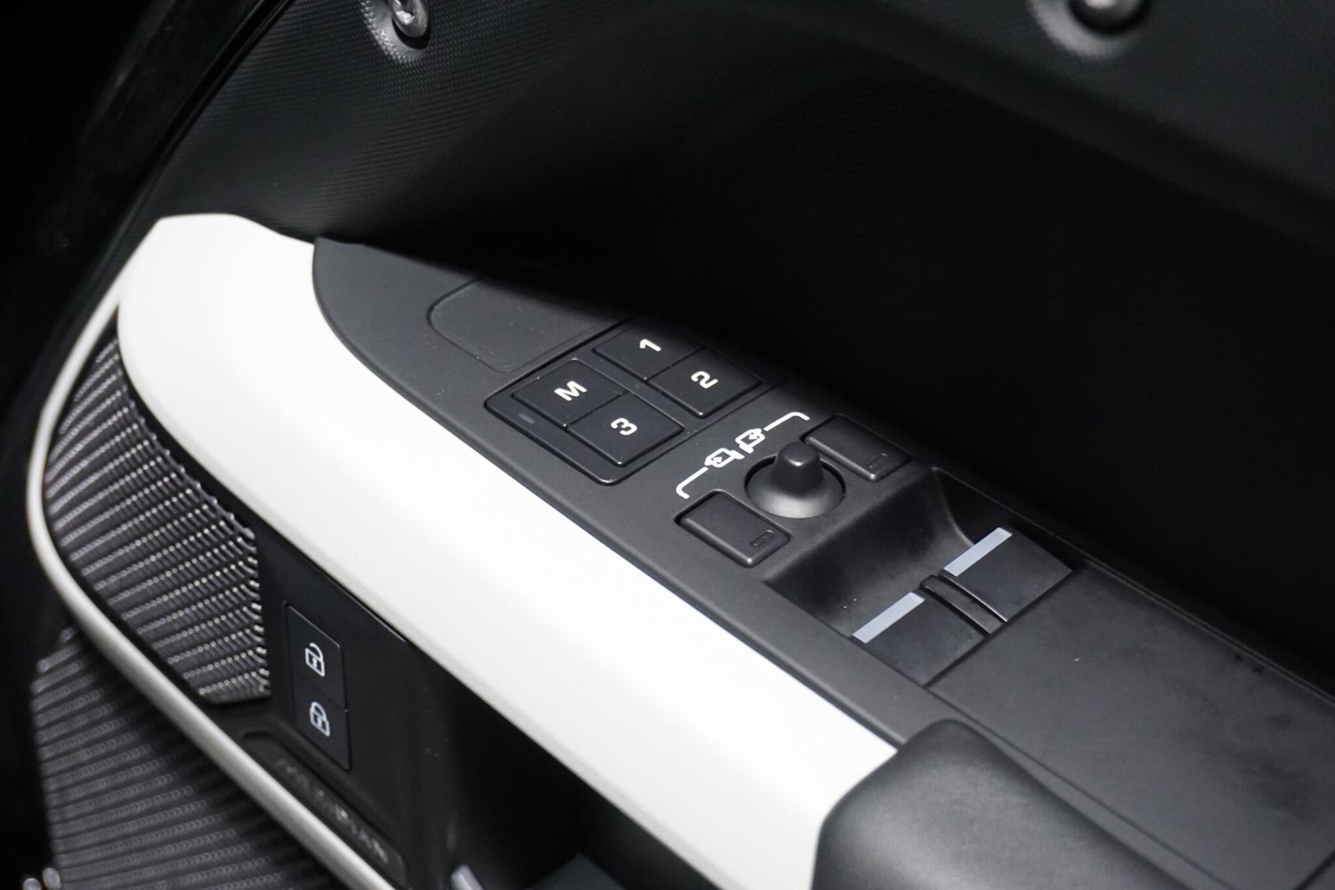 Used Land Rover Defender 90 for sale - 76936439: Photo 53