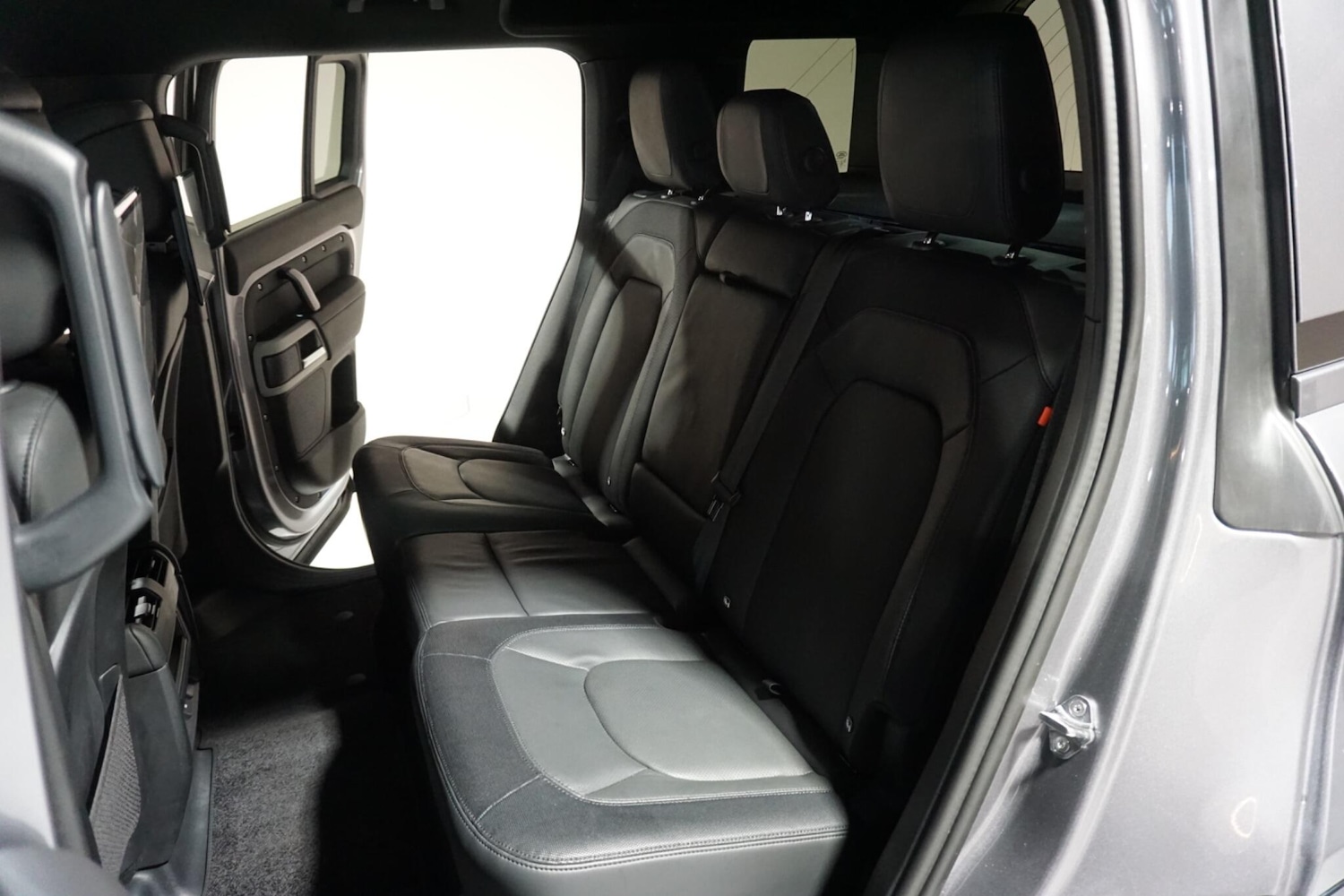 Used Land Rover Defender 110 for sale - 77017151: Photo 15