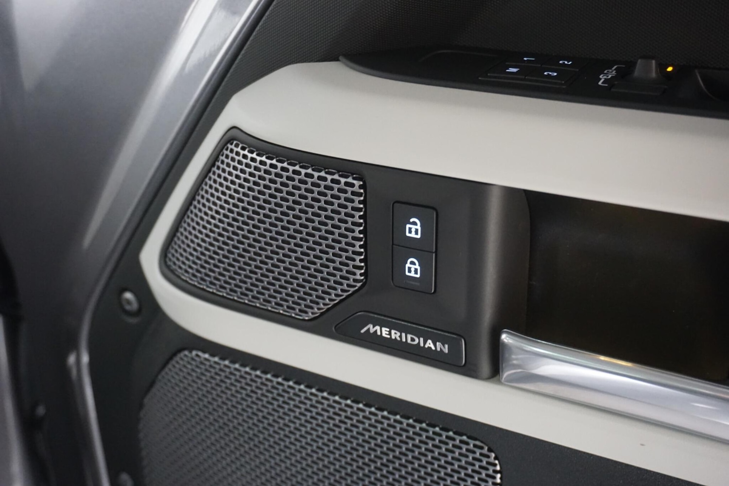 Used Land Rover Defender 110 for sale - 77017151: Photo 22