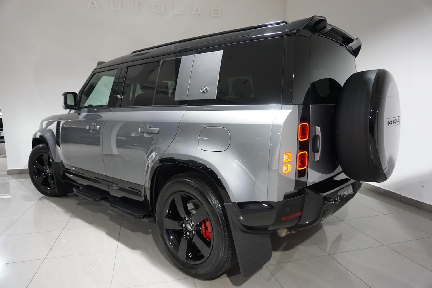 Used Land Rover Defender 110 for sale - 77017151: Photo 28