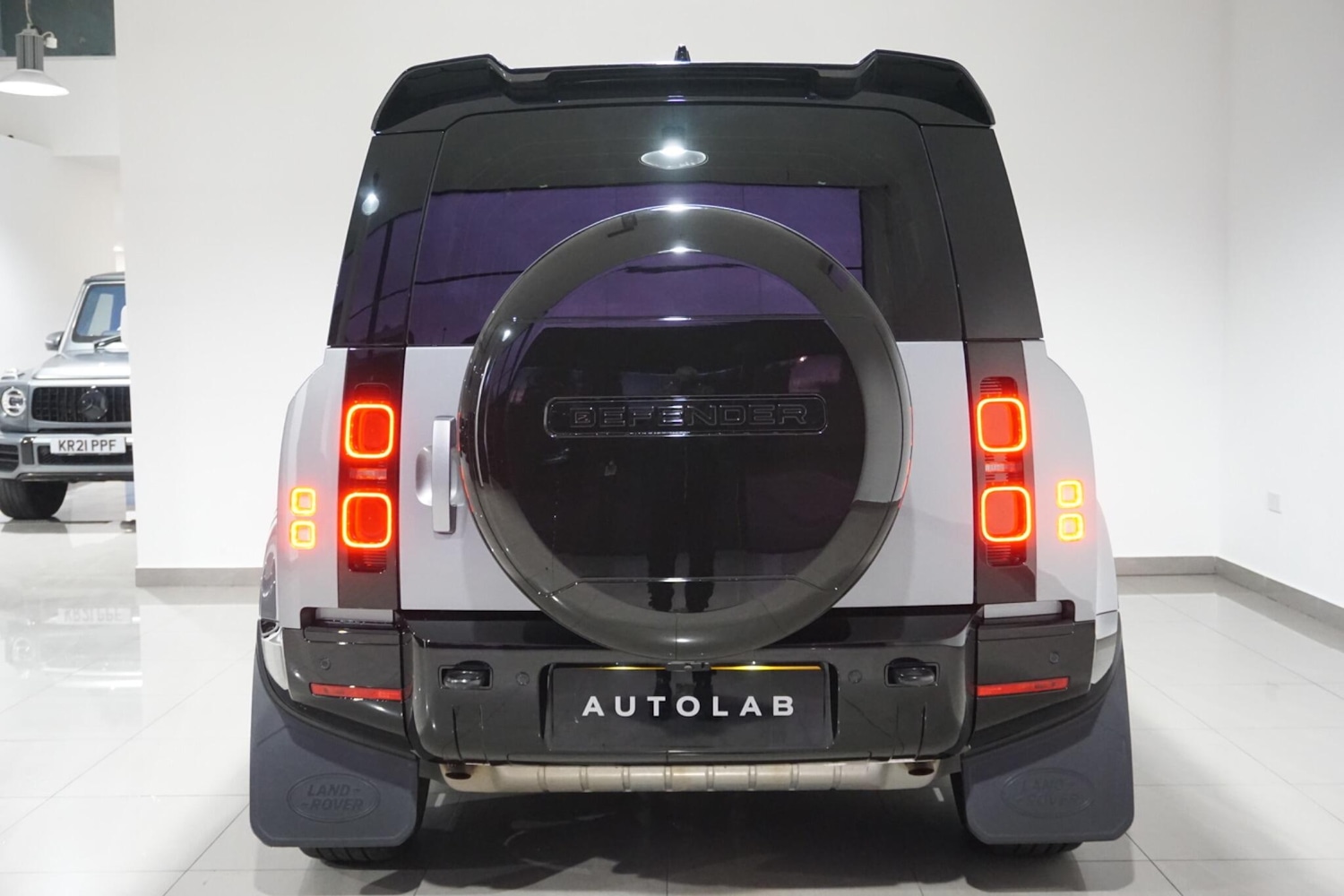 Used Land Rover Defender 110 for sale - 77017151: Photo 29