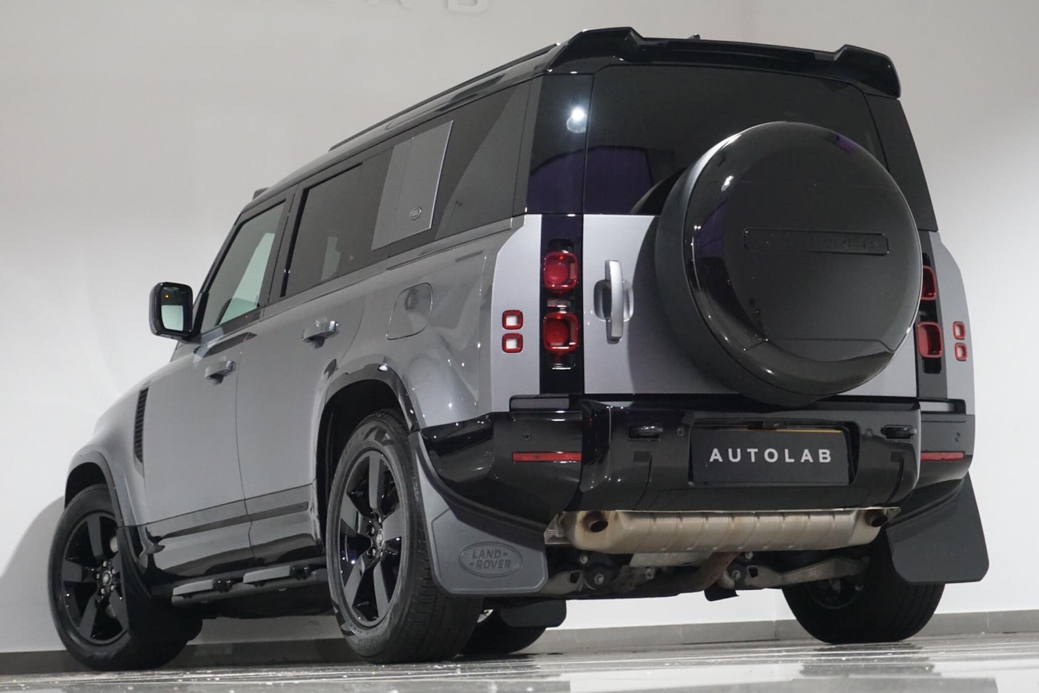 Used Land Rover Defender 110 for sale - 77017151: Photo 32