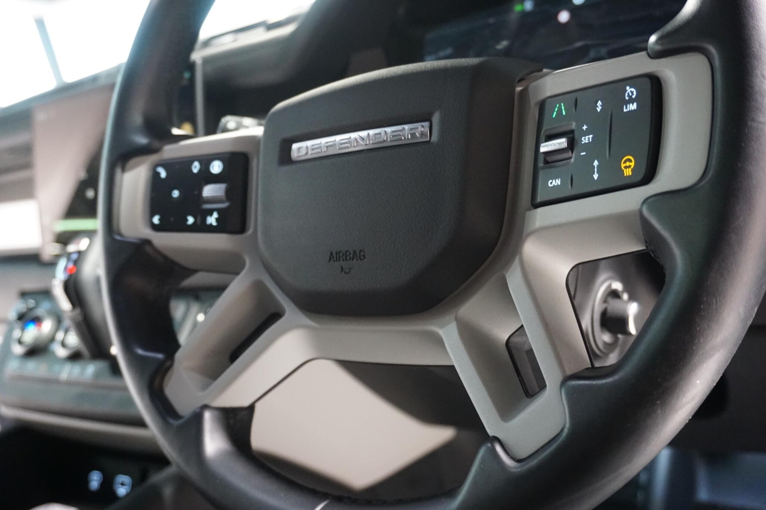 Used Land Rover Defender 110 for sale - 77017151: Photo 60