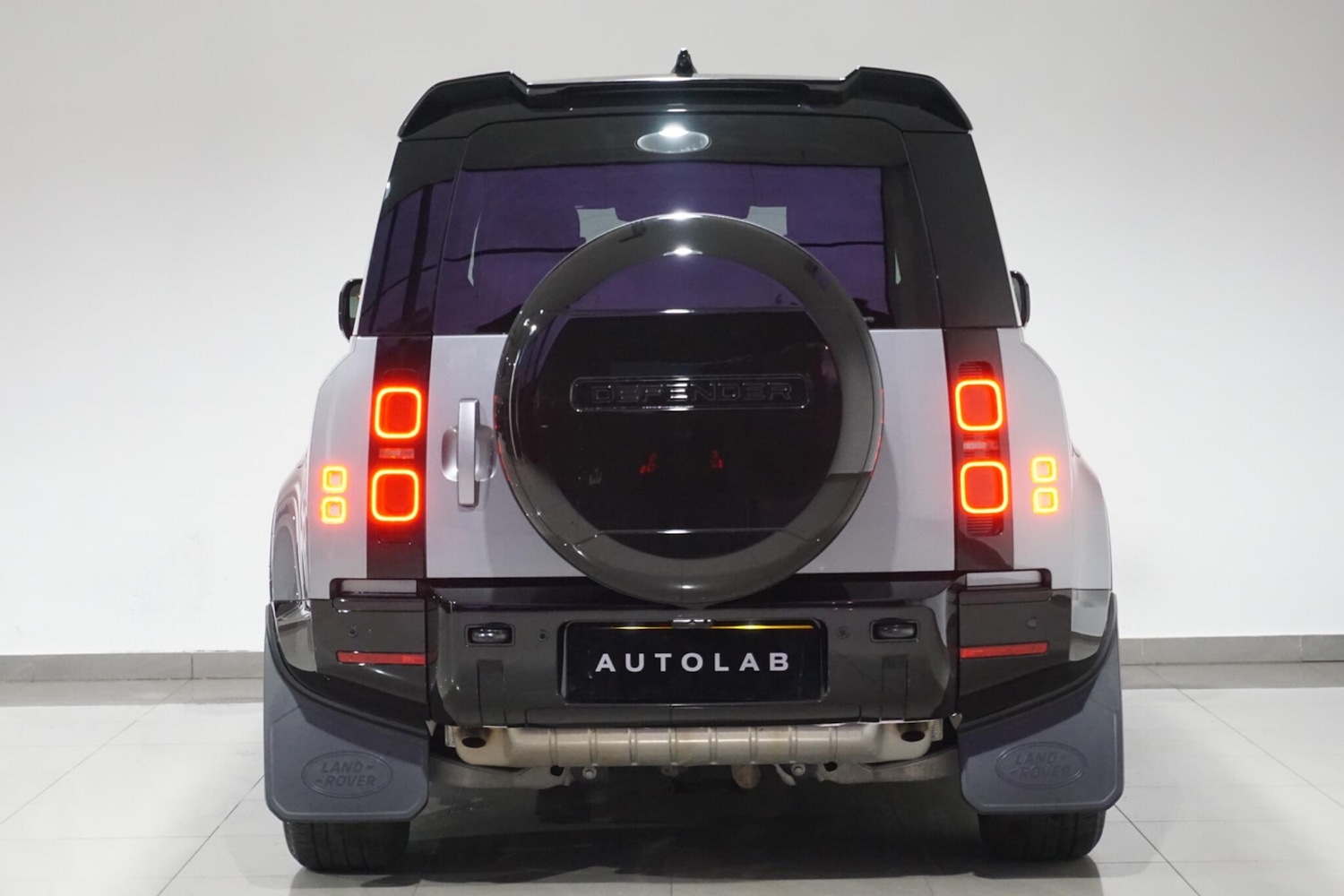 Used Land Rover Defender 110 for sale - 77017151: Photo 8