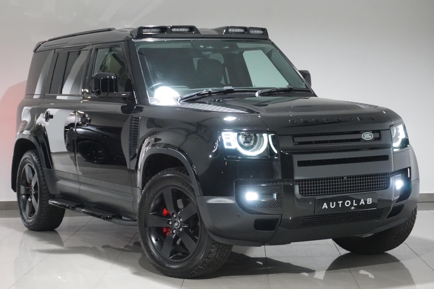 Used Land Rover Defender 110 for sale - 76701117: Photo 1