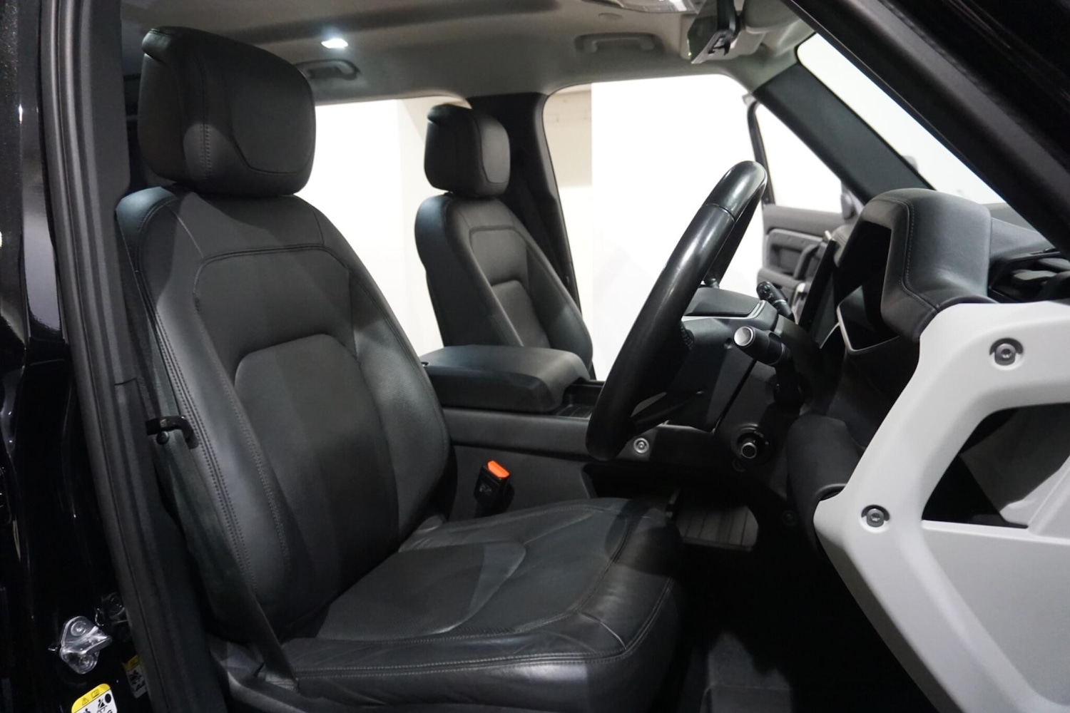 Used Land Rover Defender 110 for sale - 76701117: Photo 11