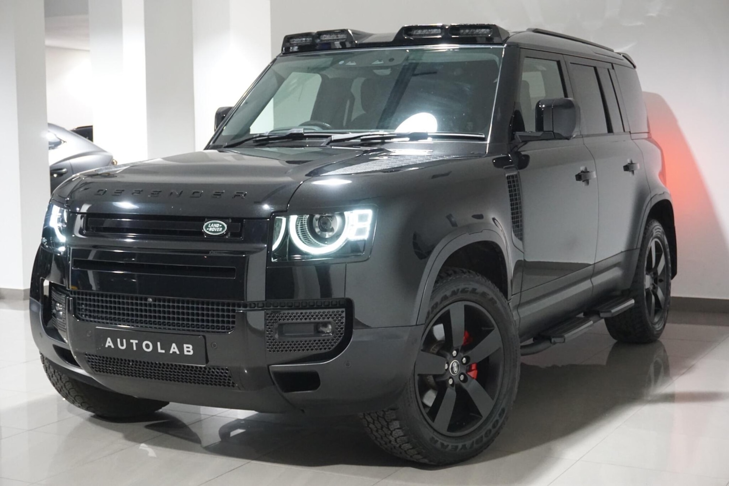 Used Land Rover Defender 110 for sale - 76701117: Photo 19