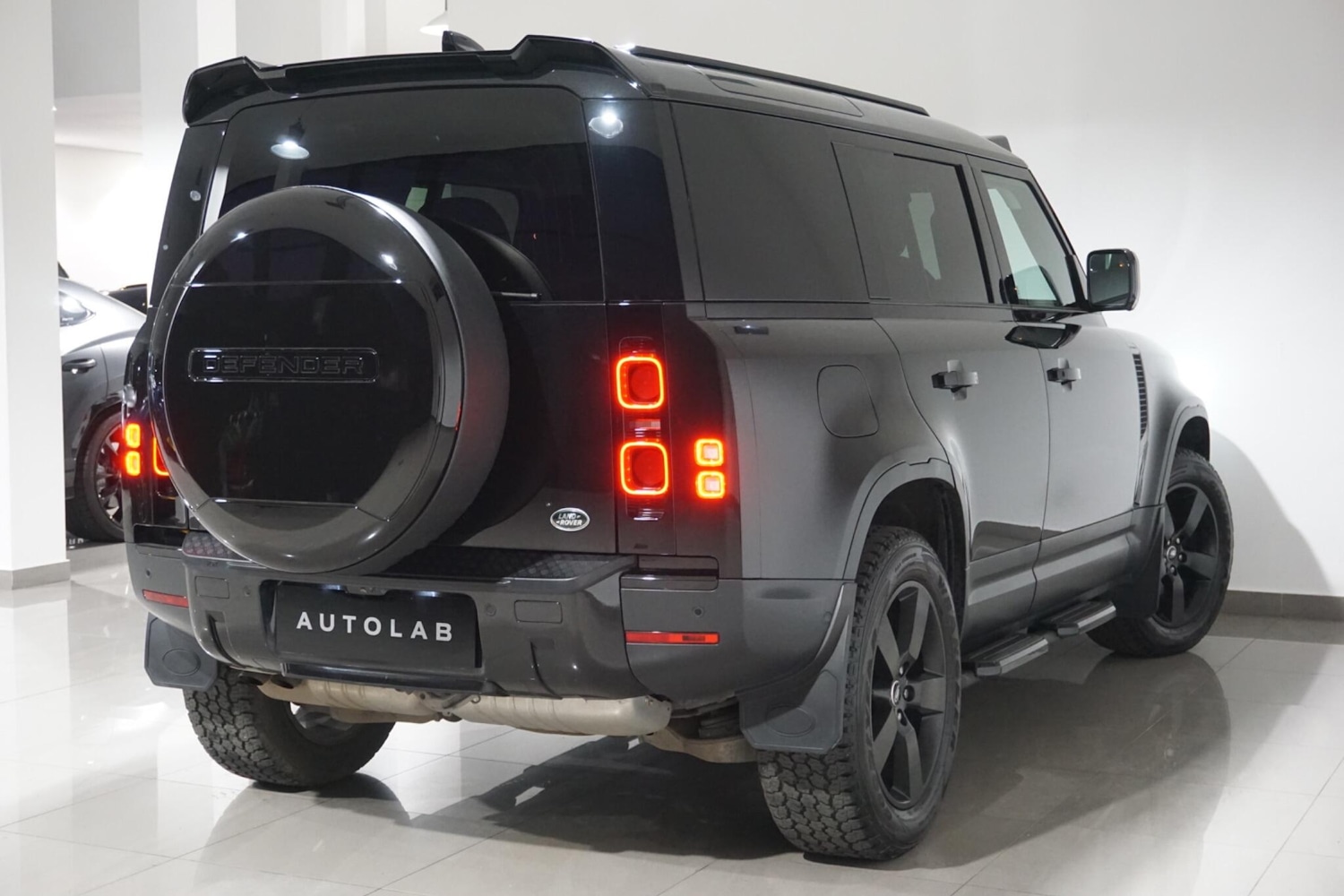 Used Land Rover Defender 110 for sale - 76701117: Photo 20