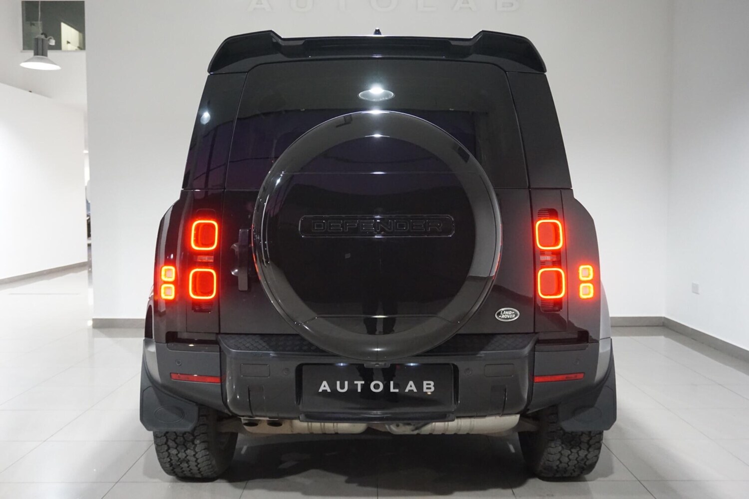 Used Land Rover Defender 110 for sale - 76701117: Photo 25