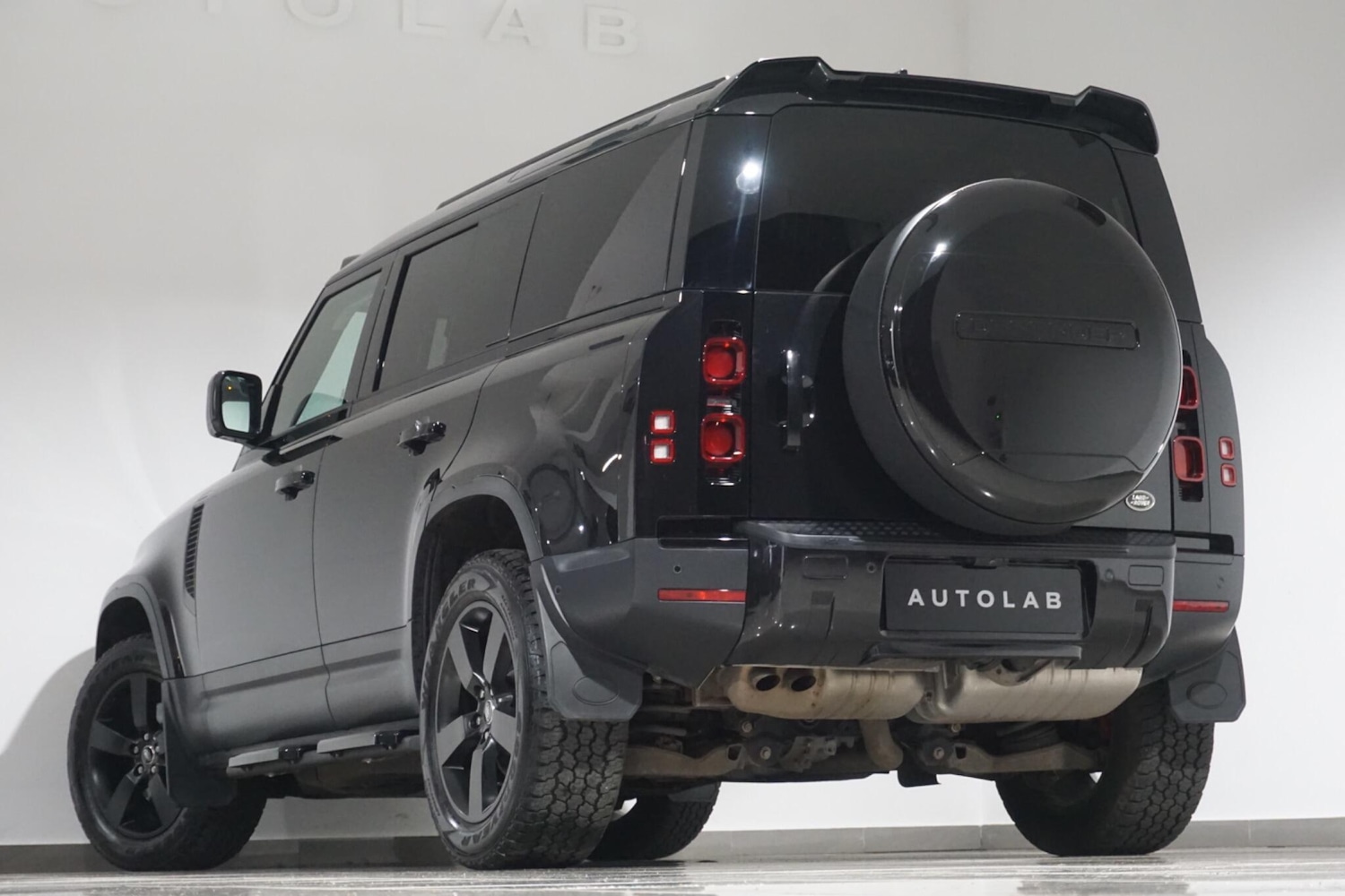 Used Land Rover Defender 110 for sale - 76701117: Photo 28