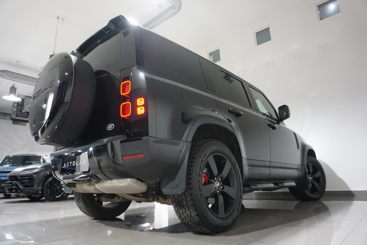 Used Land Rover Defender 110 for sale - 76701117: Photo 30