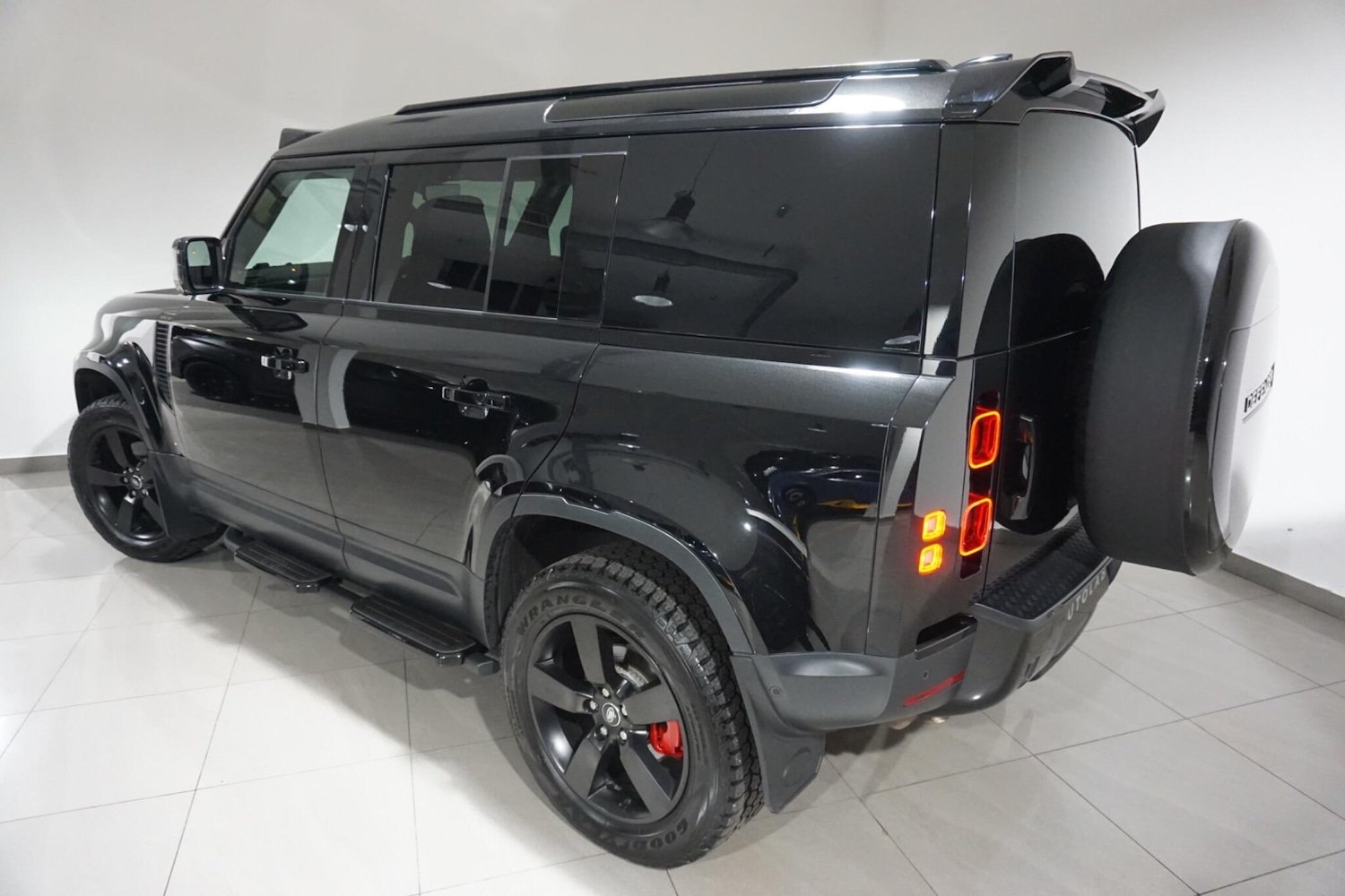 Used Land Rover Defender 110 for sale - 76701117: Photo 35