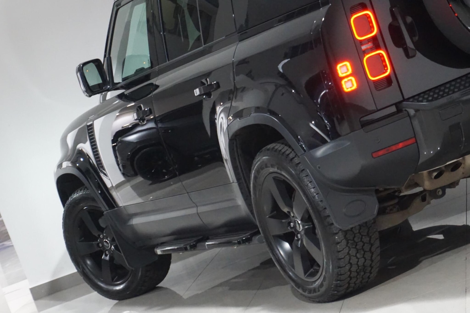 Used Land Rover Defender 110 for sale - 76701117: Photo 41