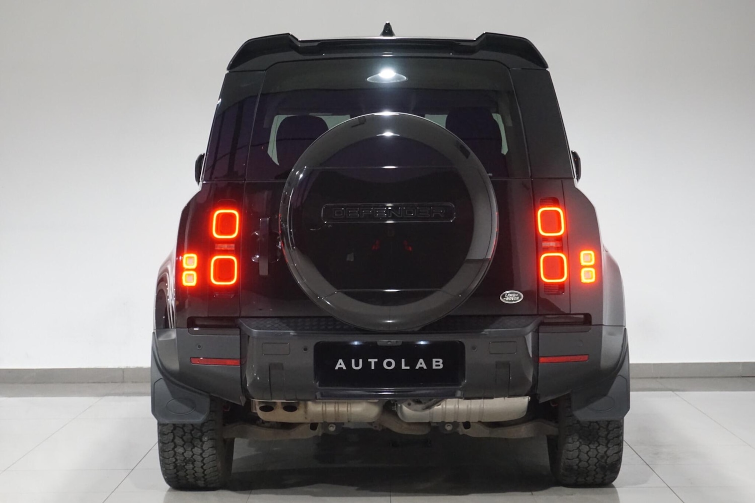 Used Land Rover Defender 110 for sale - 76701117: Photo 8