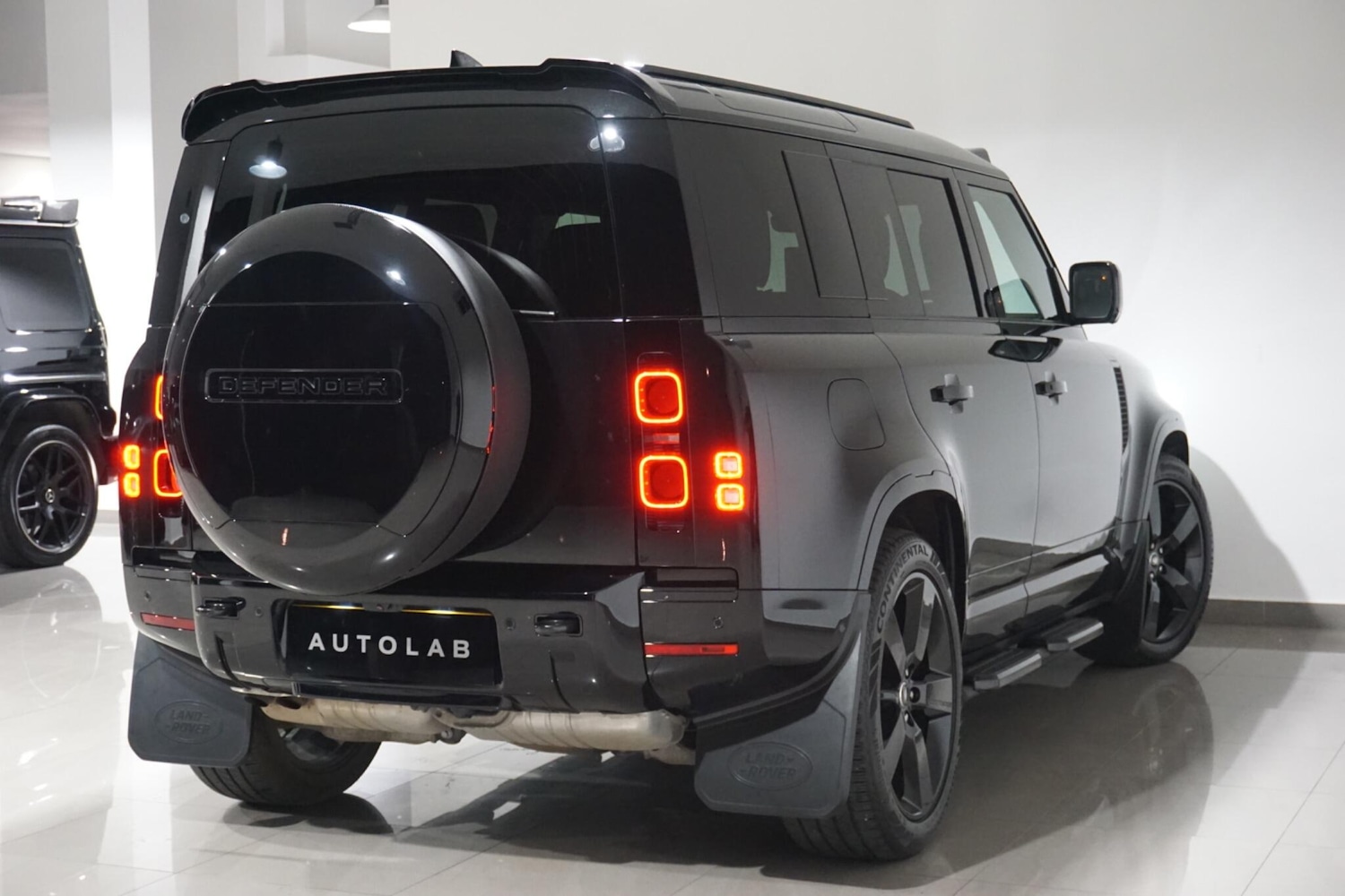 Used Land Rover Defender 110 for sale - 76992831: Photo 25