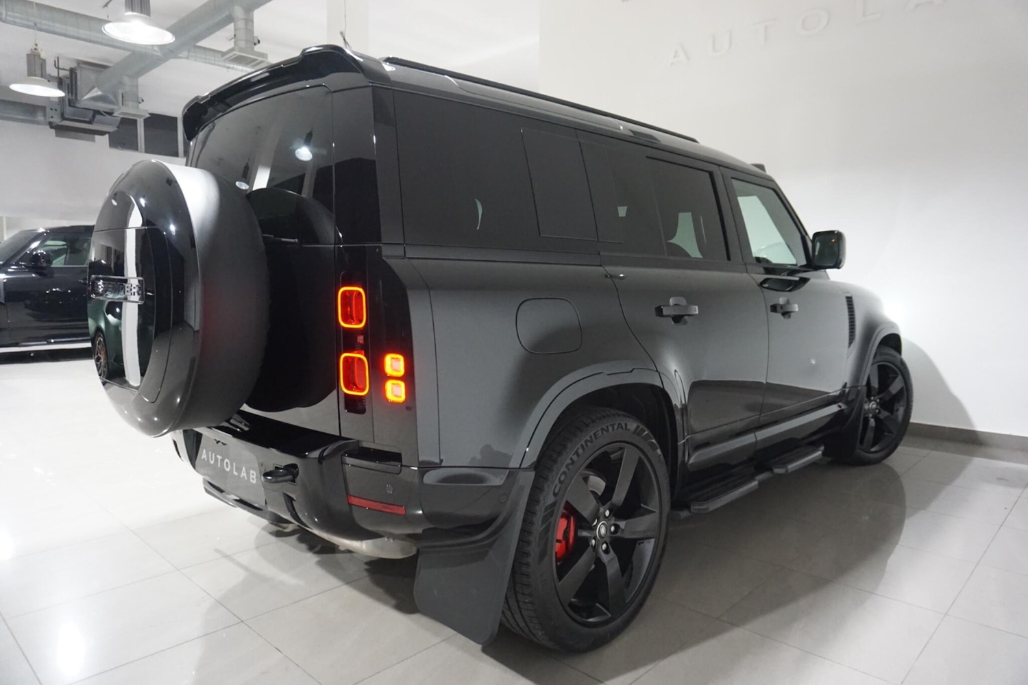 Used Land Rover Defender 110 for sale - 76992831: Photo 31