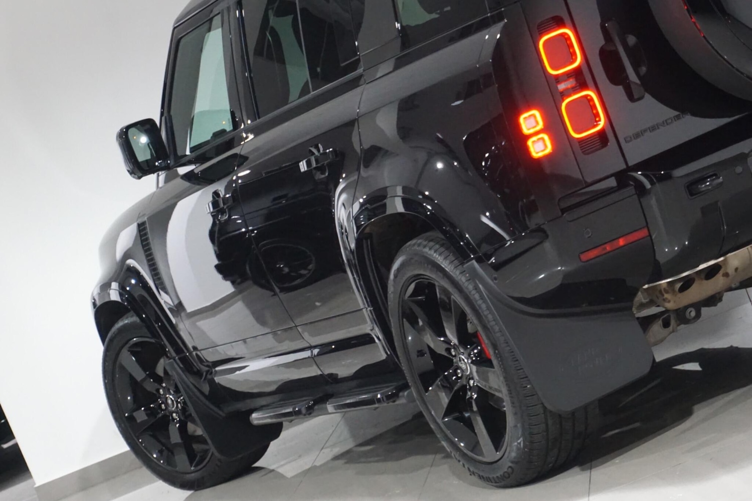 Used Land Rover Defender 110 for sale - 76992831: Photo 46