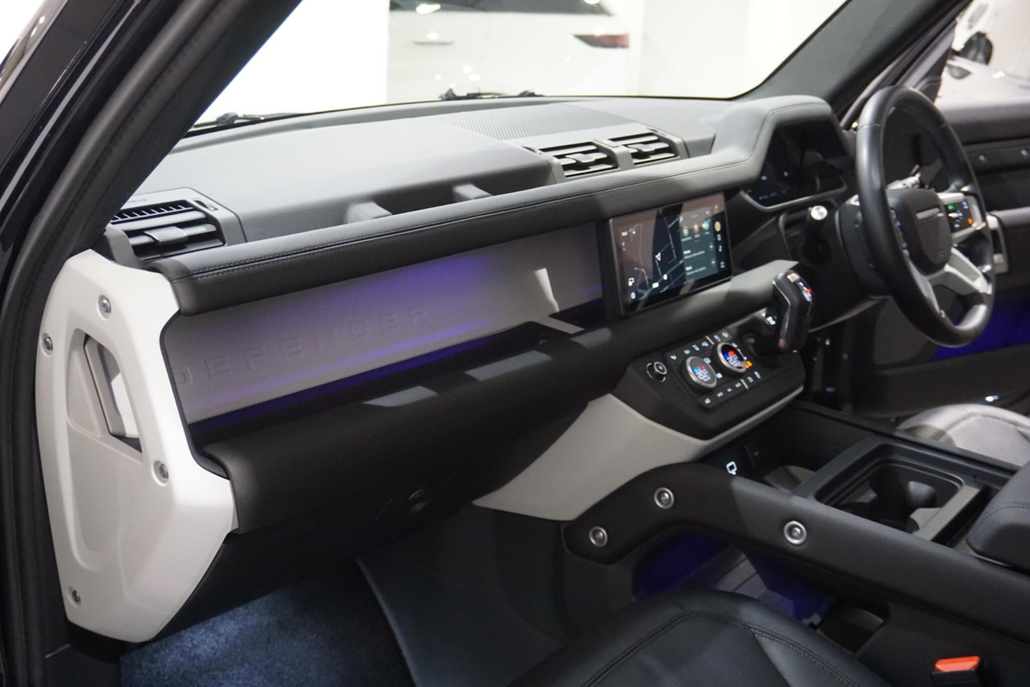 Used Land Rover Defender 110 for sale - 76992831: Photo 57