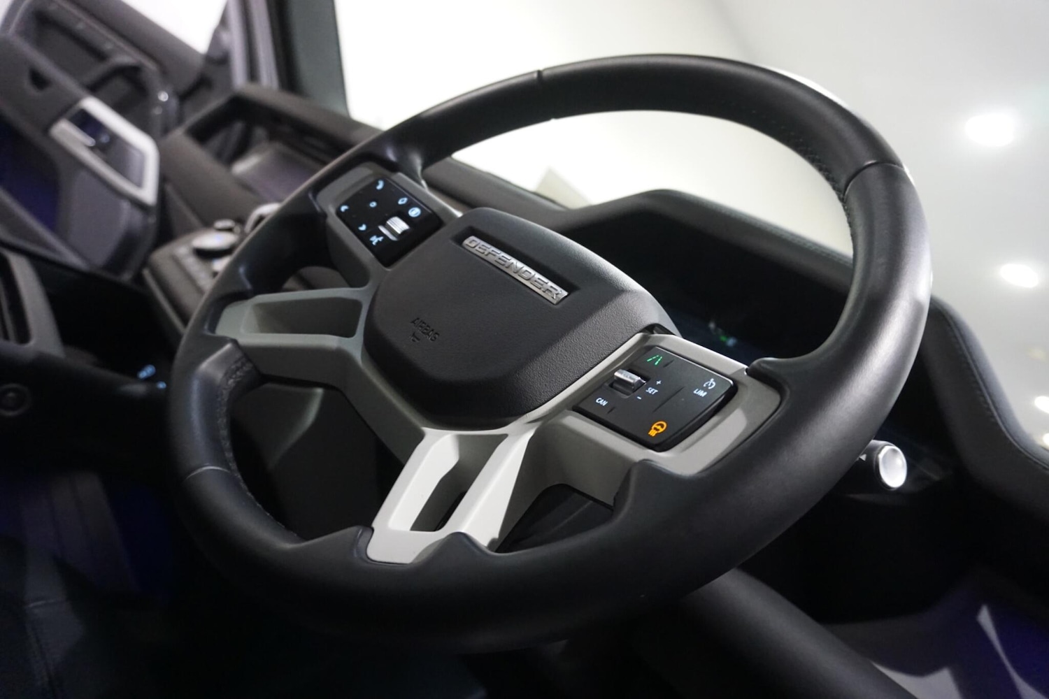 Used Land Rover Defender 110 for sale - 76992831: Photo 60