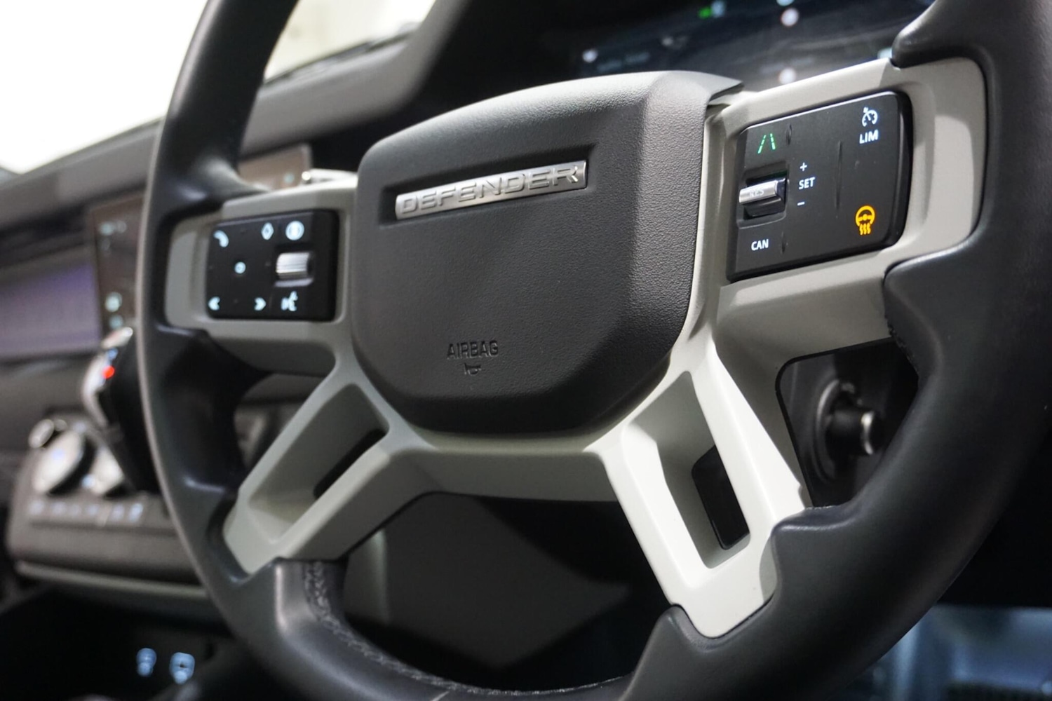 Used Land Rover Defender 110 for sale - 76992831: Photo 61