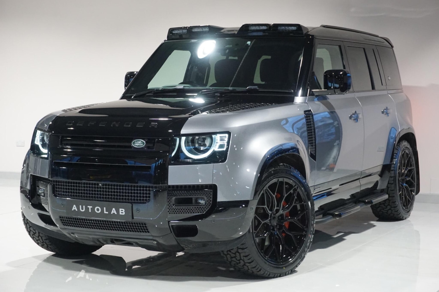 Used Land Rover Defender 110 for sale - 76918635: Photo 25