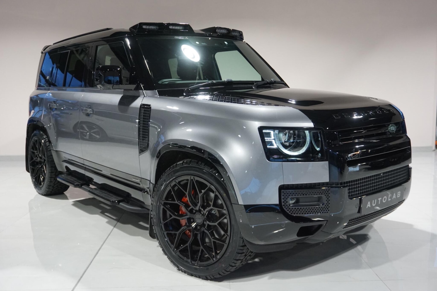 Used Land Rover Defender 110 for sale - 76918635: Photo 27