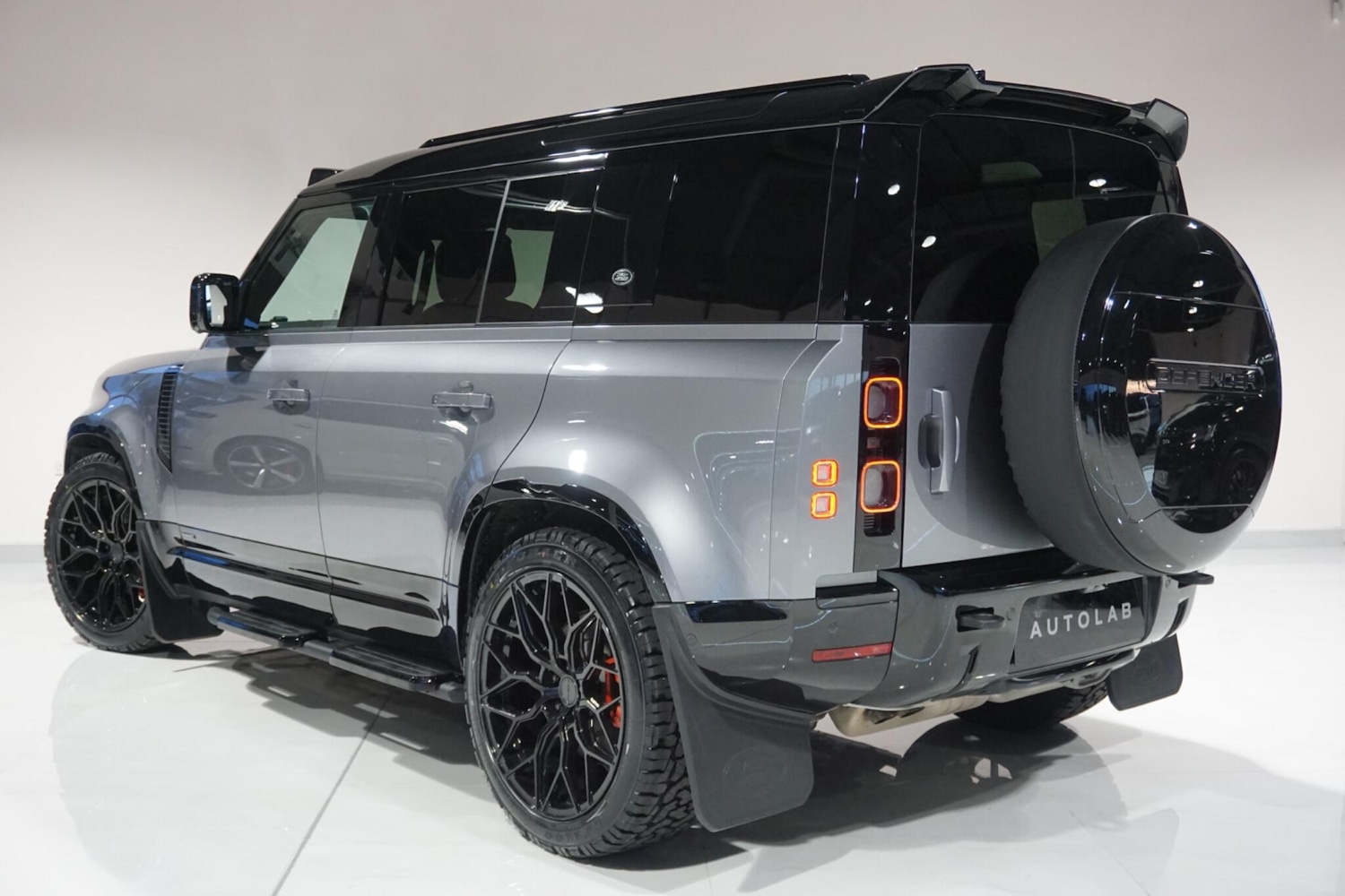 Used Land Rover Defender 110 for sale - 76918635: Photo 30