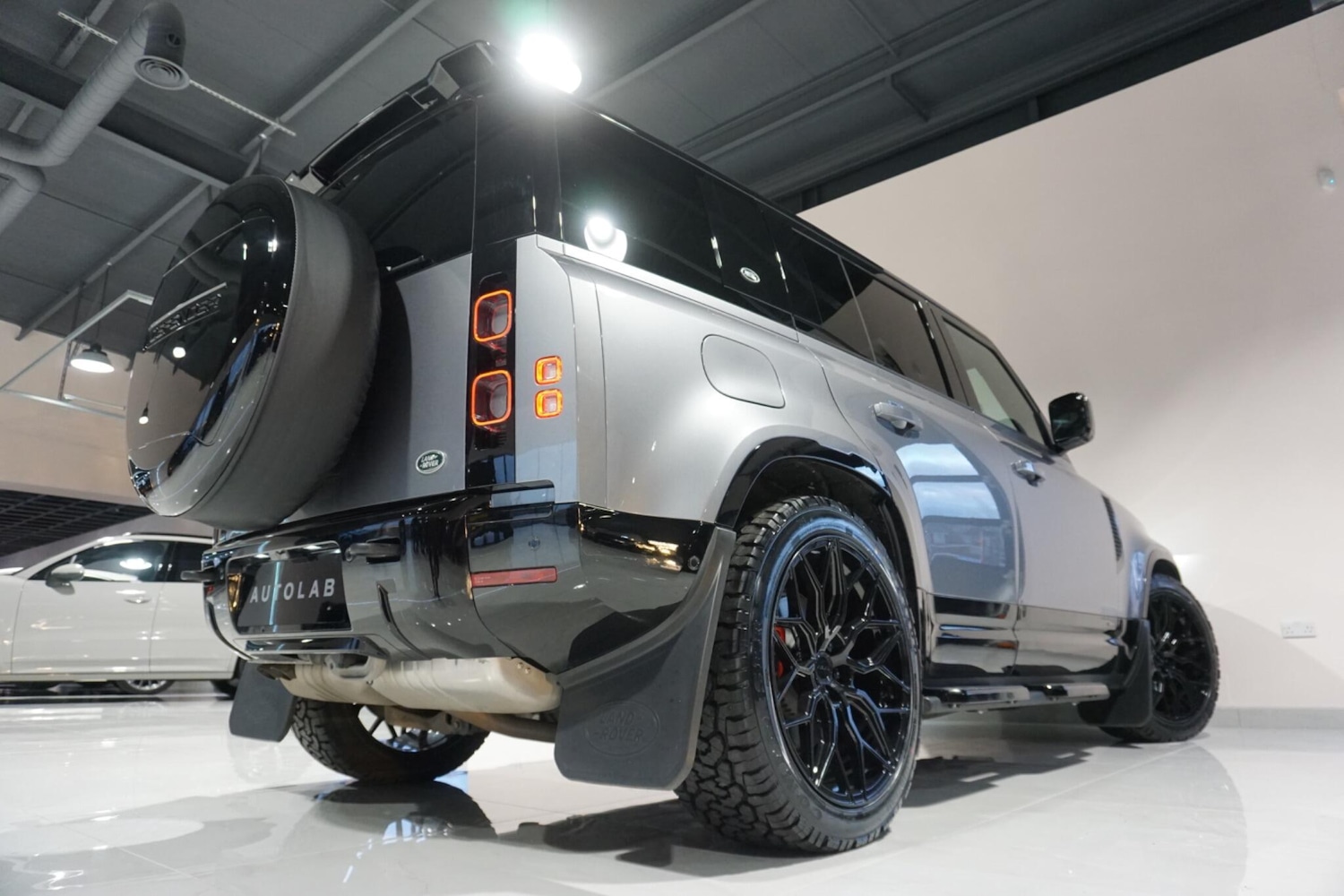 Used Land Rover Defender 110 for sale - 76918635: Photo 36