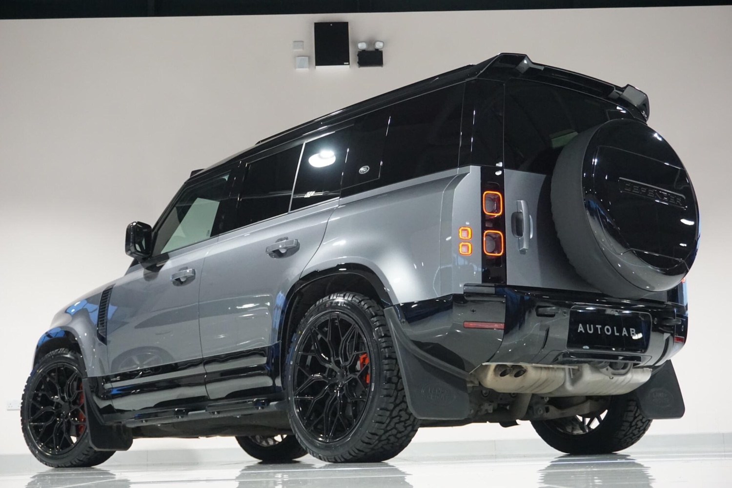 Used Land Rover Defender 110 for sale - 76918635: Photo 39