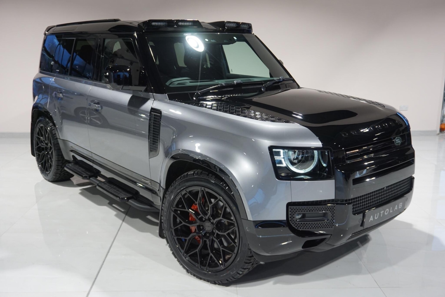 Used Land Rover Defender 110 for sale - 76918635: Photo 40