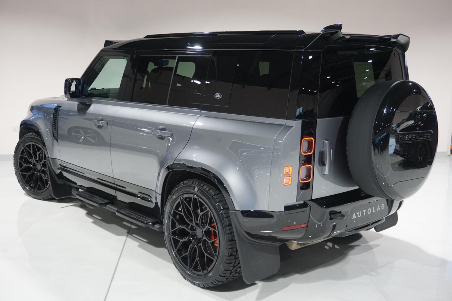 Used Land Rover Defender 110 for sale - 76918635: Photo 41