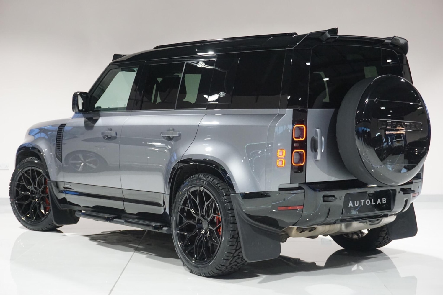 Used Land Rover Defender 110 for sale - 76918635: Photo 43