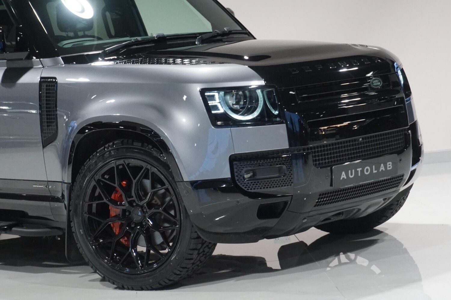 Used Land Rover Defender 110 for sale - 76918635: Photo 44