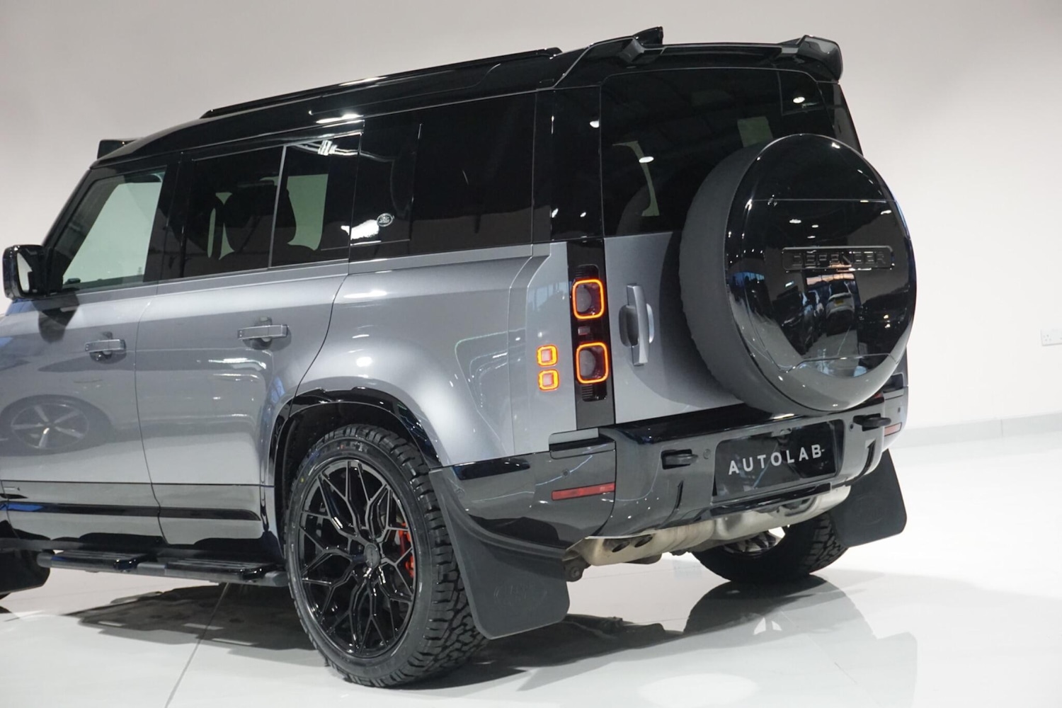 Used Land Rover Defender 110 for sale - 76918635: Photo 45