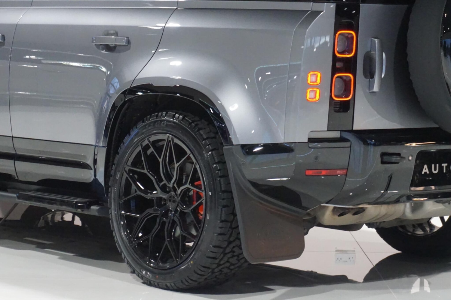 Used Land Rover Defender 110 for sale - 76918635: Photo 51