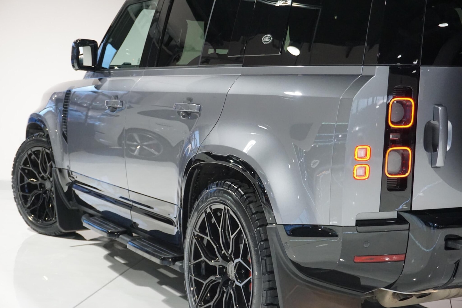 Used Land Rover Defender 110 for sale - 76918635: Photo 55