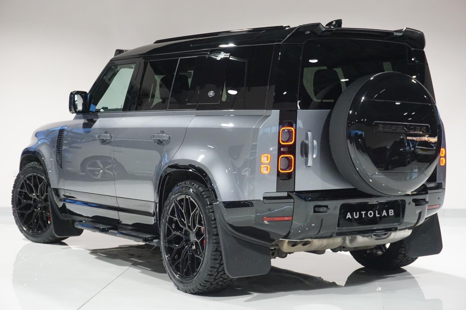 Used Land Rover Defender 110 for sale - 76918635: Photo 6