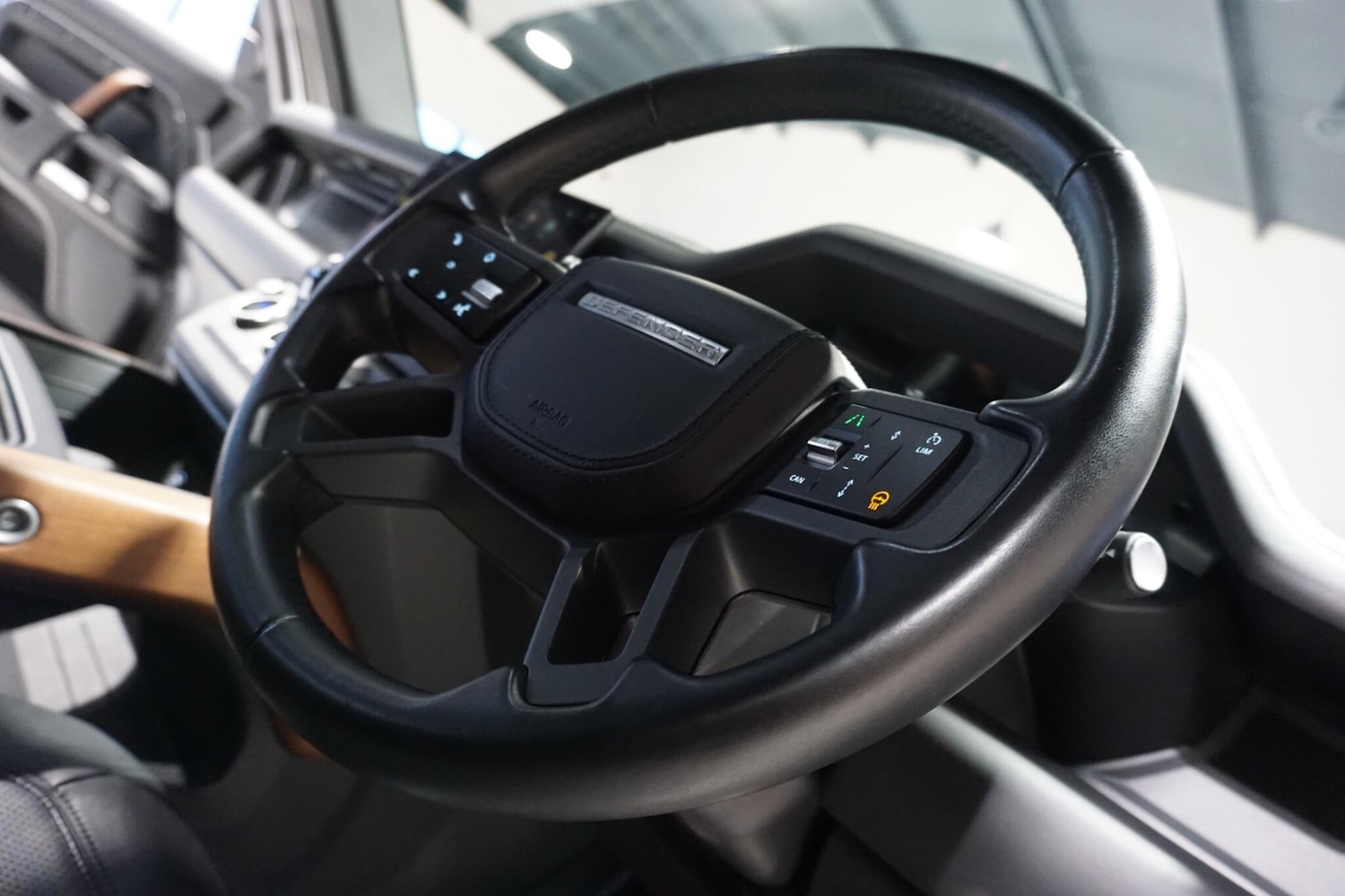 Used Land Rover Defender 110 for sale - 76918635: Photo 61