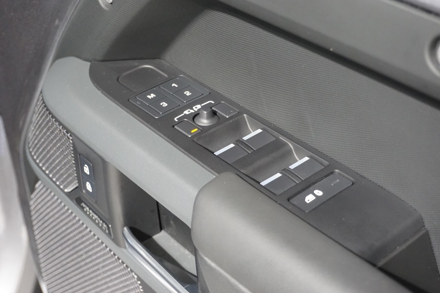 Used Land Rover Defender 110 for sale - 76918635: Photo 69