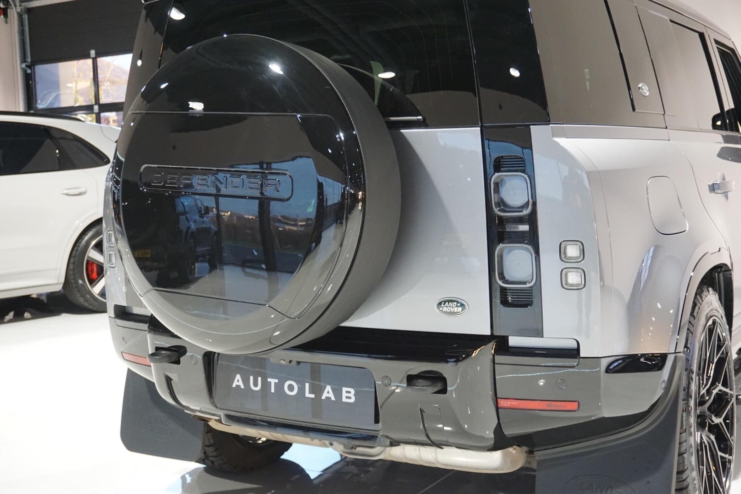 Used Land Rover Defender 110 for sale - 76918635: Photo 71