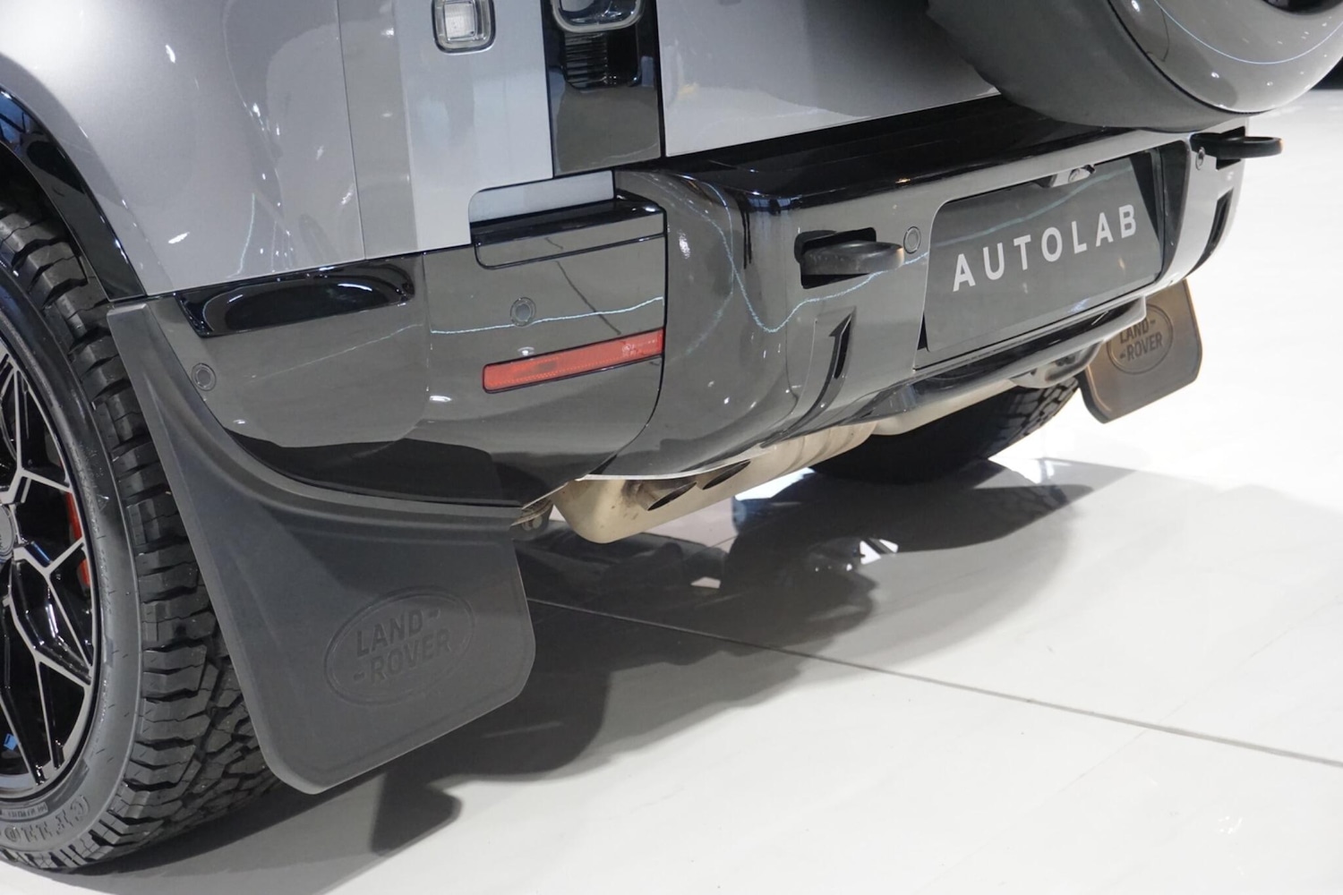 Used Land Rover Defender 110 for sale - 76918635: Photo 73