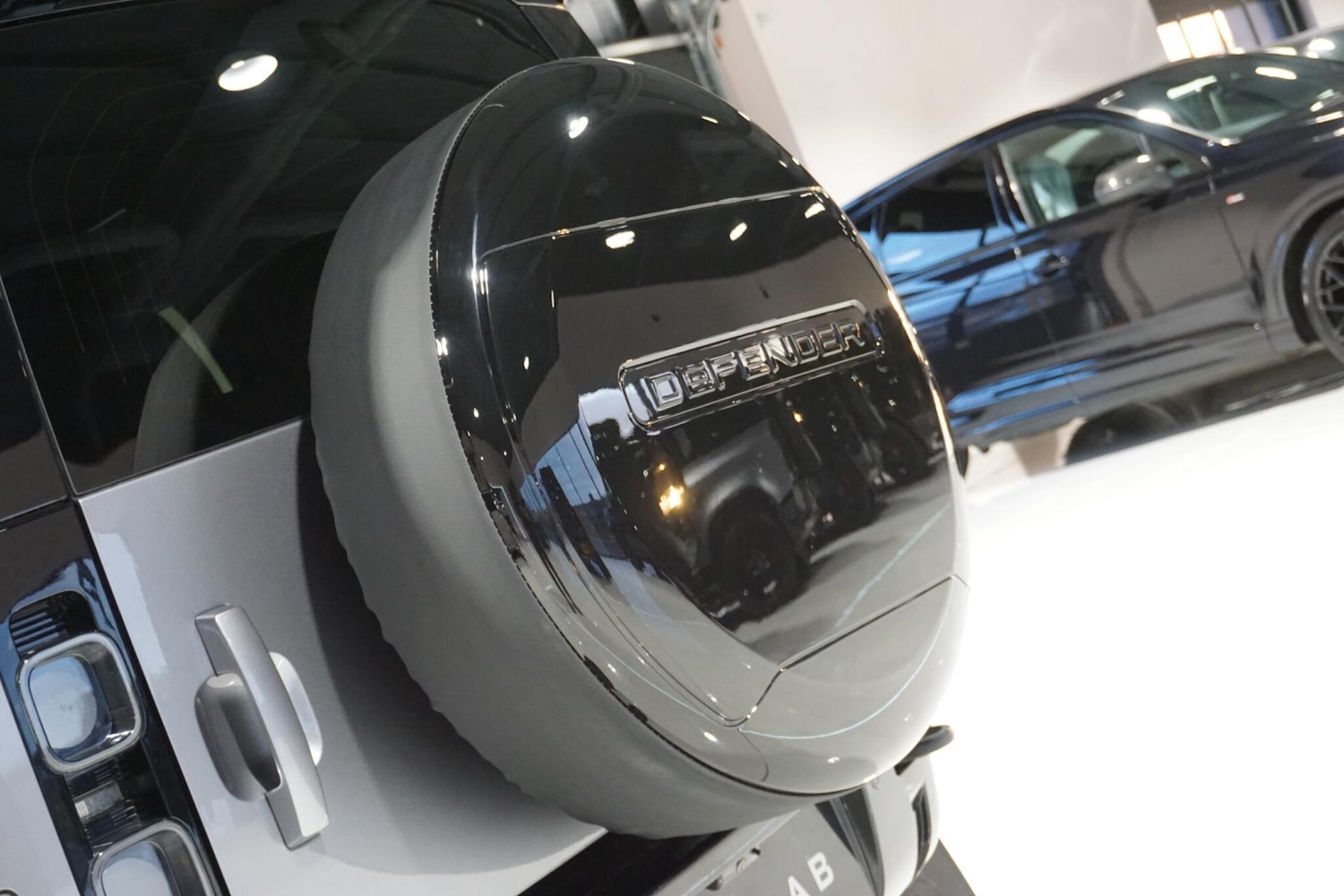 Used Land Rover Defender 110 for sale - 76918635: Photo 76