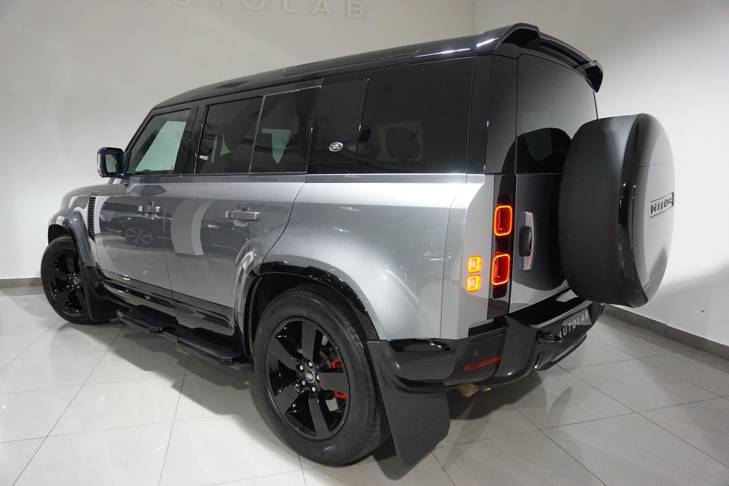 Used Land Rover Defender 2021 for sale - 76990486: Photo 26