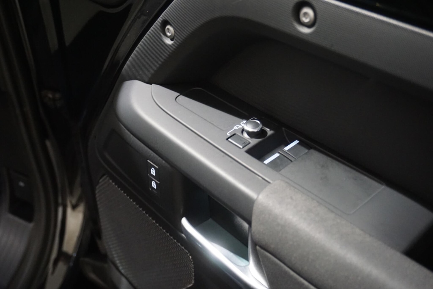 Used Land Rover Defender 2022 for sale - 77144107: Photo 57