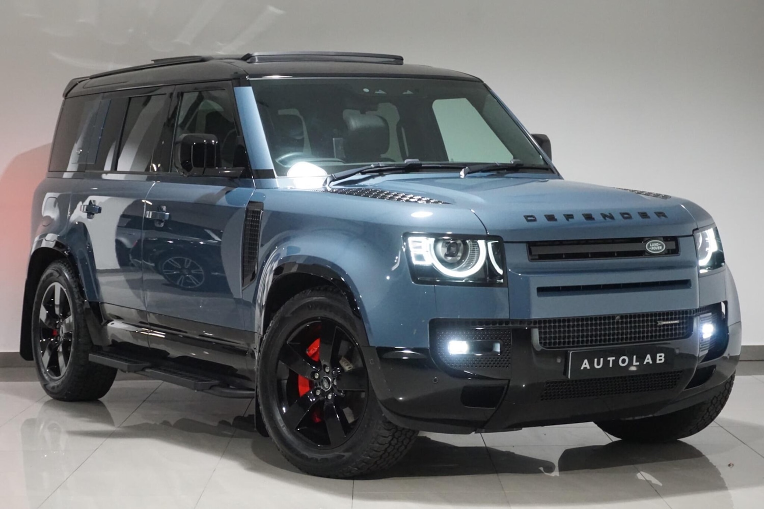 Used Land Rover Defender 110 2023 for sale - 76084352: Photo 1
