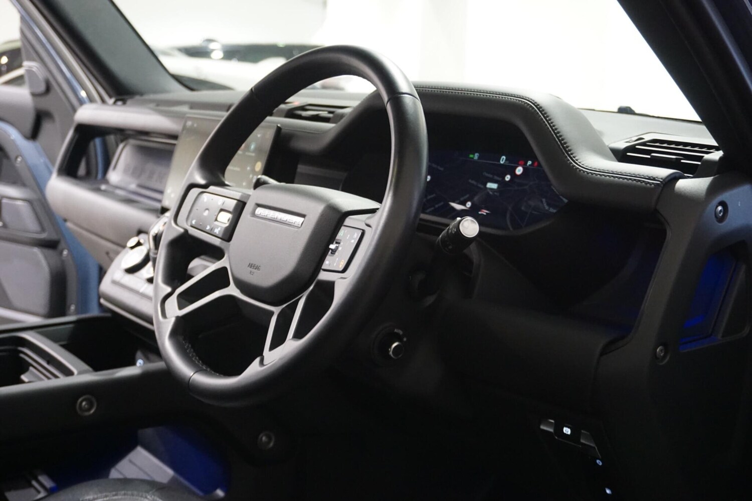 Used Land Rover Defender 110 2023 for sale - 76084352: Photo 11