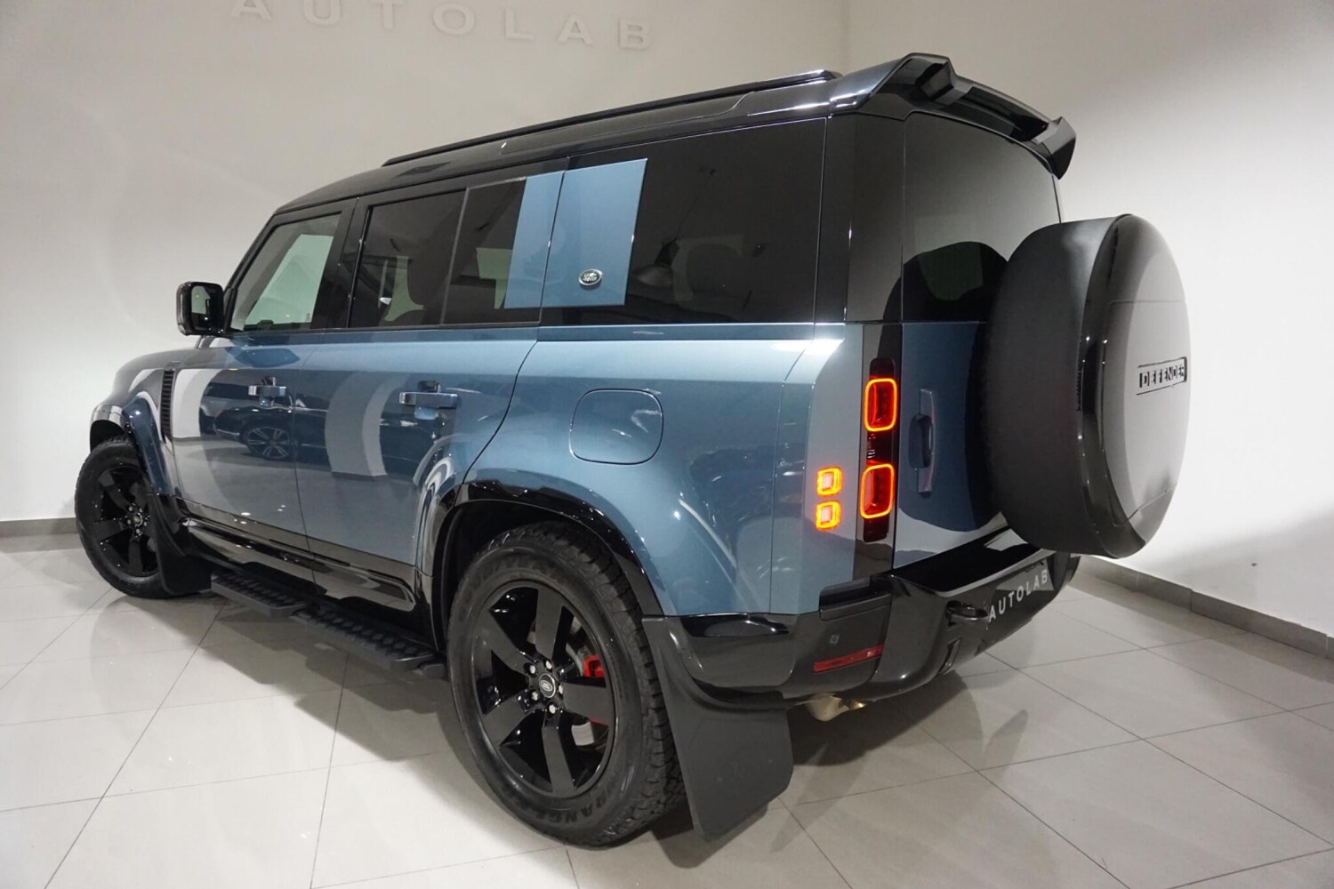 Used Land Rover Defender 110 2023 for sale - 76084352: Photo 25