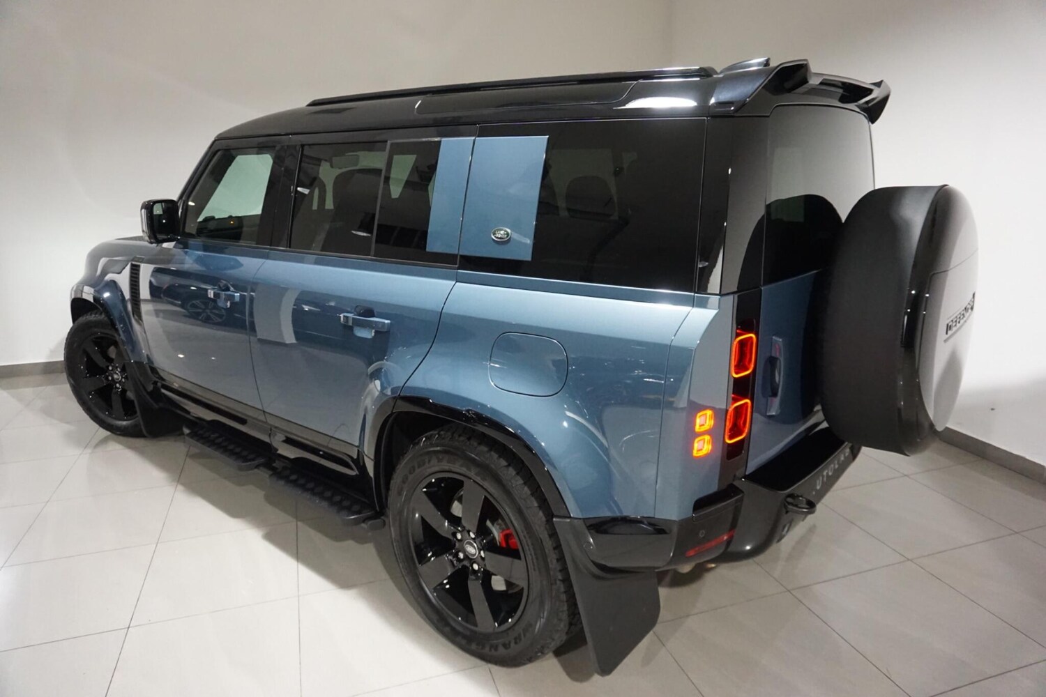 Used Land Rover Defender 110 2023 for sale - 76084352: Photo 36