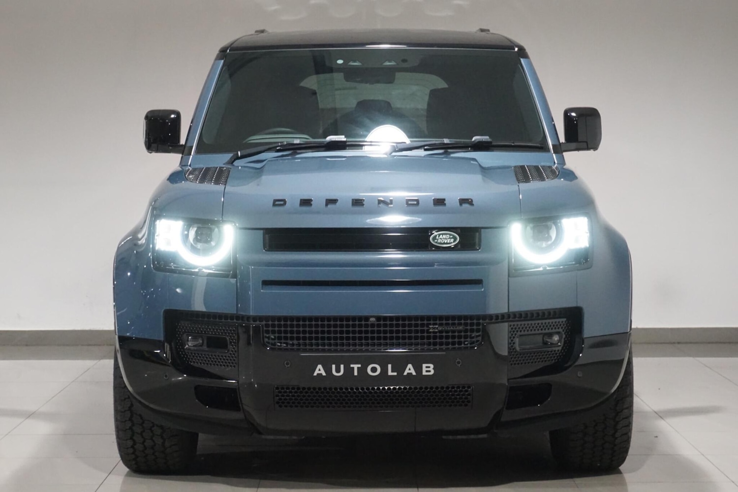 Used Land Rover Defender 110 2023 for sale - 76084352: Photo 4