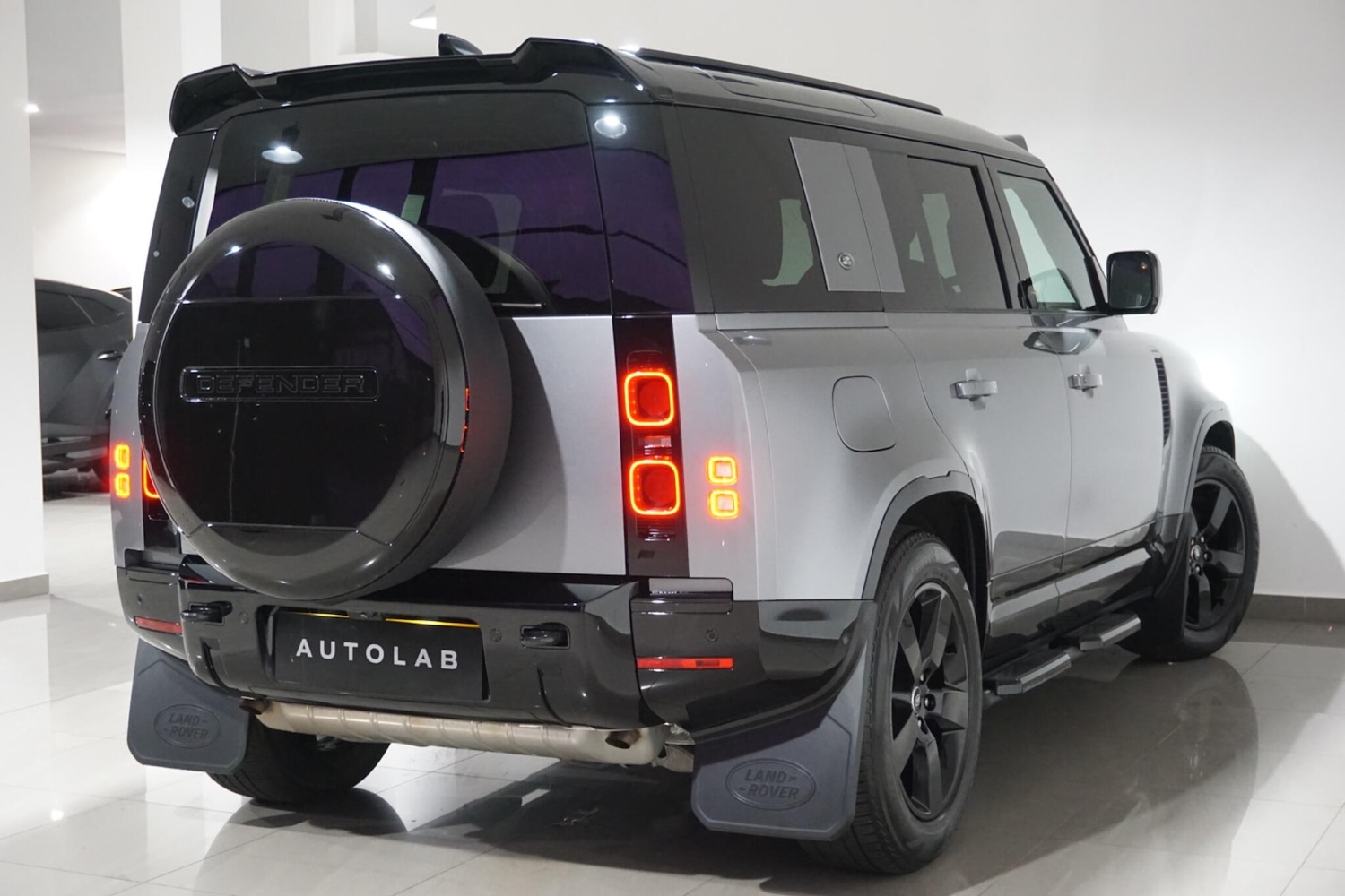 Used Land Rover Defender 110 for sale - 76476476: Photo 23